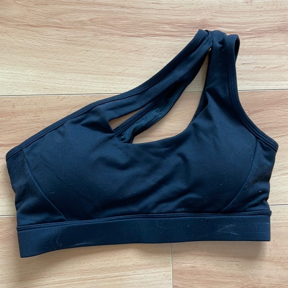 one shoulder sports bra
